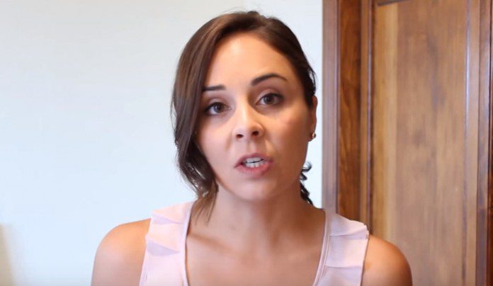 Pros and Cons of Getting Married Young Pros and Cons of Getting Married Young